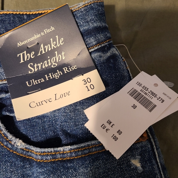 Abercrombie Curve Love Jean - Picture 2 of 3